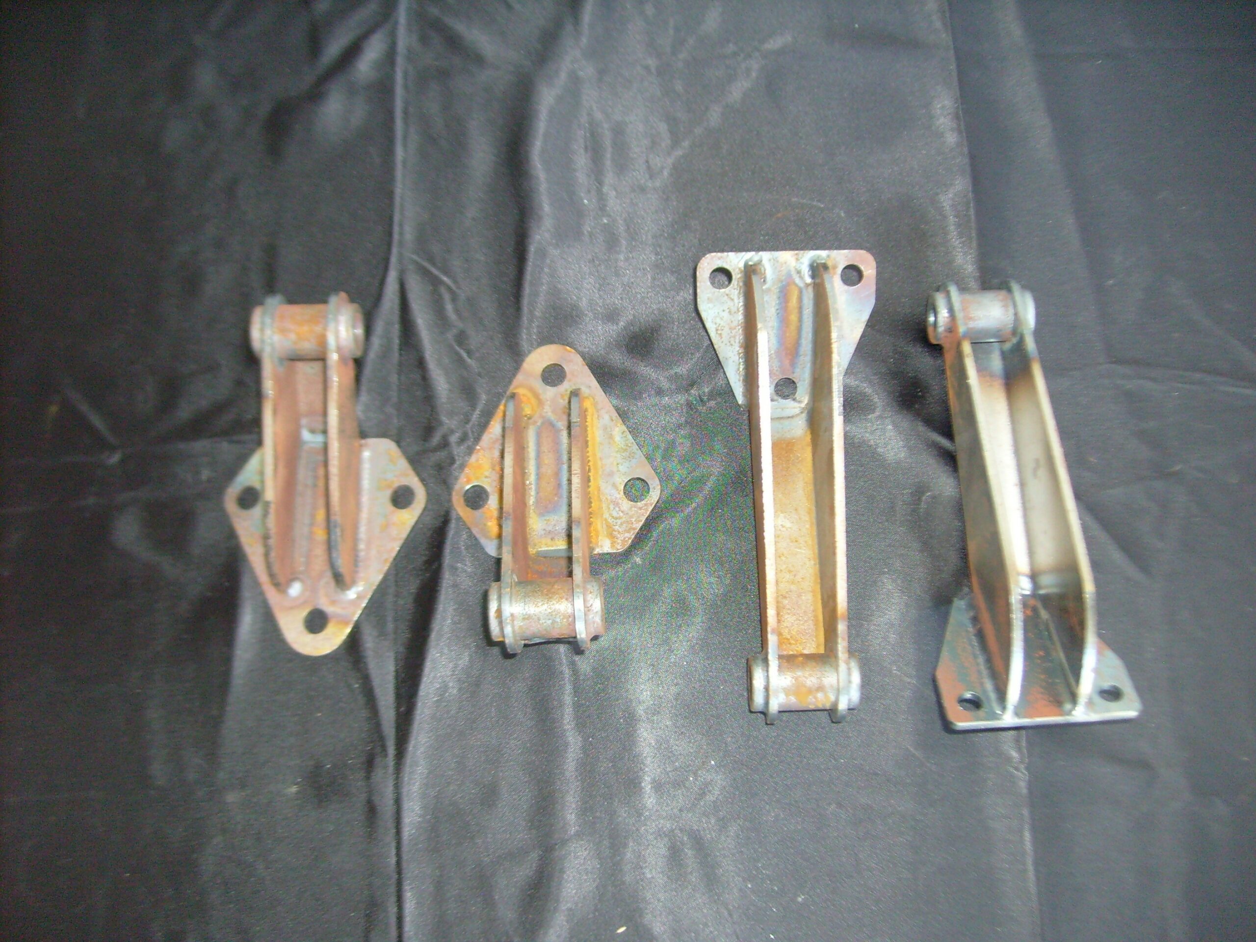 BOLT ON SHOCK MOUNTS