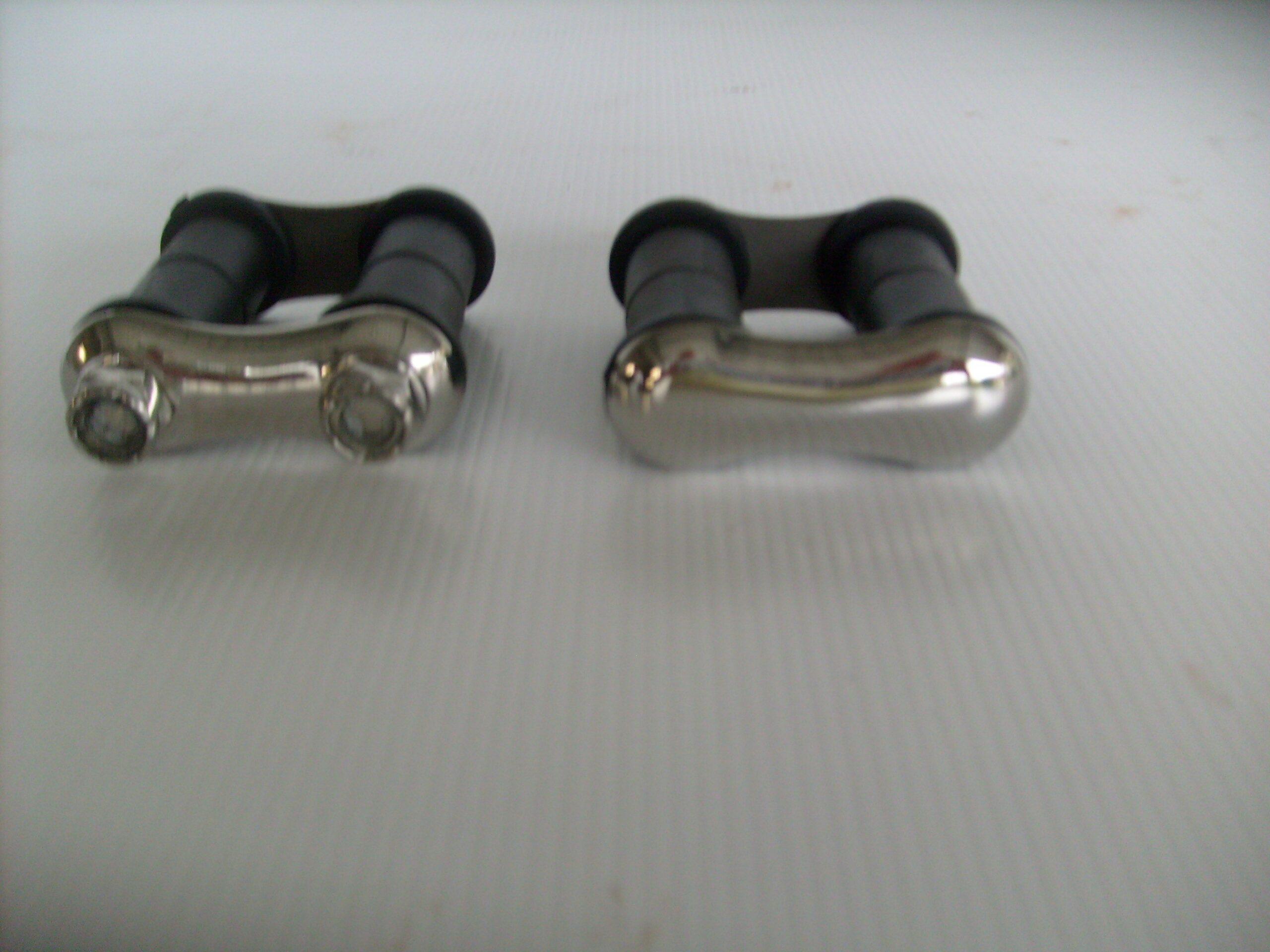SHACKLES GT2 STAINLESS STEEL