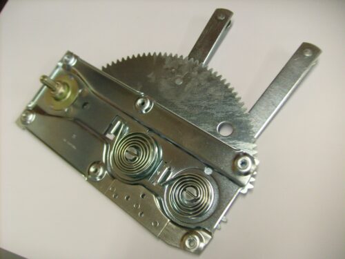 WINDOW REGULATOR RIGHT HAND 1932-33